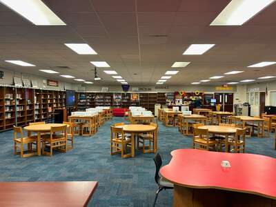 Forest Oak Middle School Library in Fort Worth 3