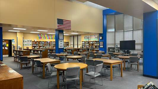 Allison Traditional Magnet Middle School Library in Wichita 3