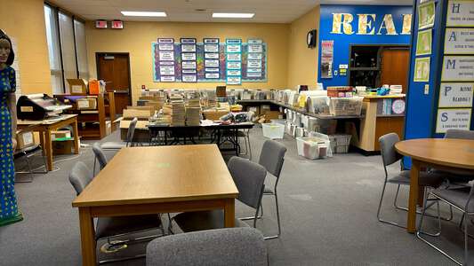 Allison Traditional Magnet Middle School Library in Wichita 4