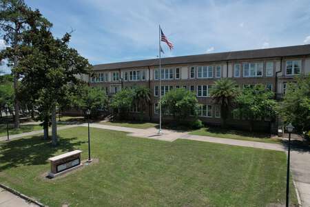 Riverside High School Front Lawn (3 hr min) in Jacksonville