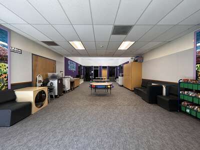 Boeckman Creek Primary School Porch in Wilsonville