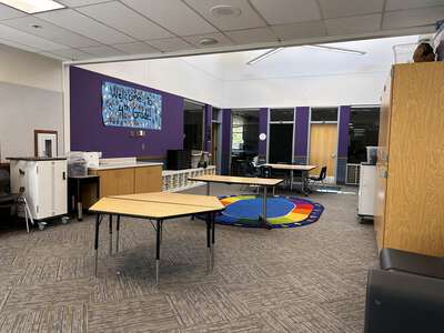 Boeckman Creek Primary School Porch in Wilsonville