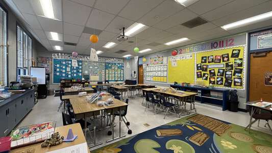 Thomas Edison Elementary School Classroom Standard in Burbank 4
