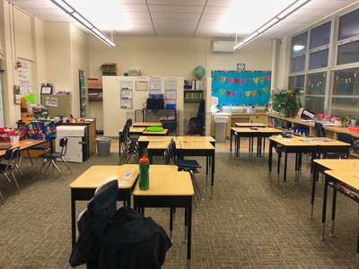 Sombra Del Monte Elementary School Classroom Standard in Albuquerque