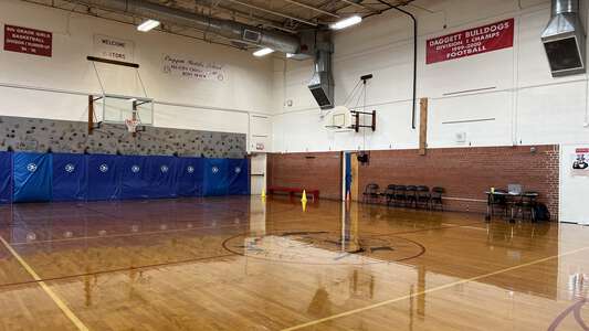 Daggett Middle School Gym in Fort Worht 4