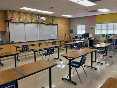 Sunset K-8 School Classroom Standard in Oak View