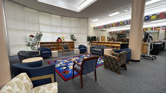 Southwest Middle School Media Center in Charlotte 4