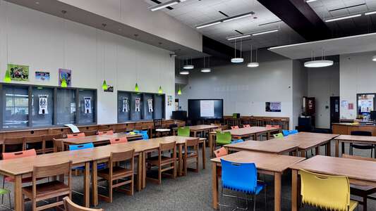 Ann Richards STEAM Academy Library in Dallas 3