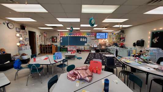 Lipscomb Elementary School Classroom Standard in Pensacola