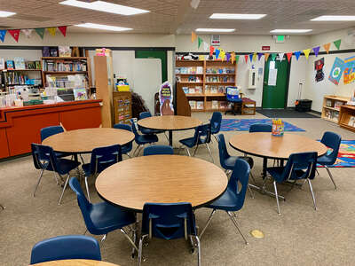 Golden View Elementary School Library in San Ramon