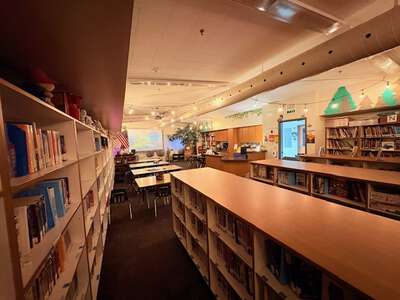 Bryan Elementary School Library in Coeur d' Alene 5