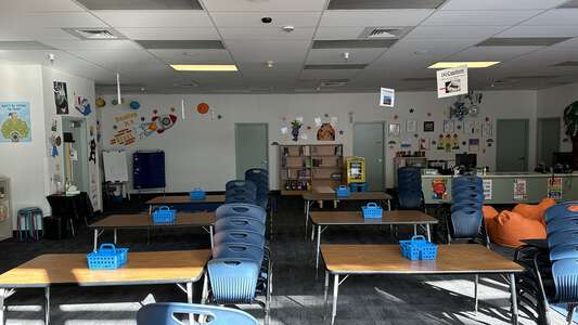 Hayes - Keith C. and Karen W. Elementary School Library in Las Vegas