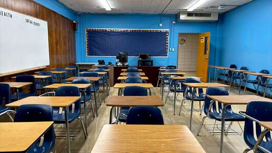 L.W. Higgins High School Classroom Standard in Marrero 2