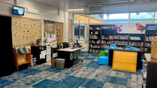 Crestview Elementary School Library in Simi Valley