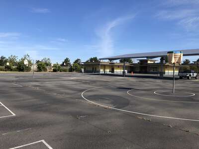 Peres Elementary School Outdoor Basketball Courts in Richmond
