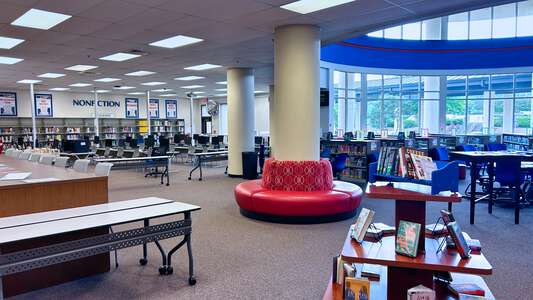 Peachtree Ridge High School Media Center (1.228) in Suwanee