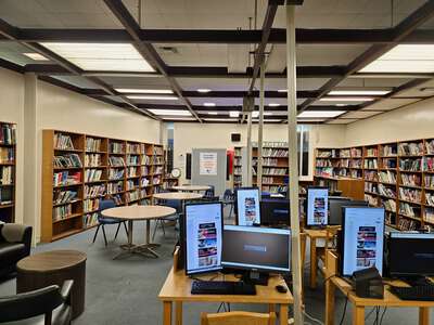 Sherwood Middle Academic Magnet School Library in Baton Rouge 2