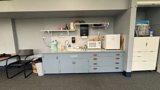 Palisades World Language School Classroom Standard in Lake Oswego