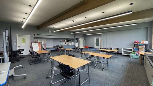 Palisades World Language School Classroom Standard in Lake Oswego