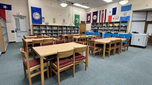Central Riverside Elementary School Library (3 hr min) in Jacksonville 4