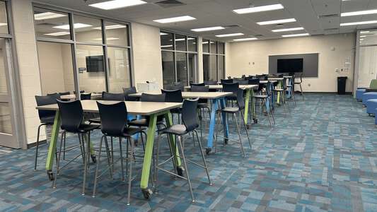 Seckinger High School Room 1.2.250 - Front Hall Collaboration Room in Buford