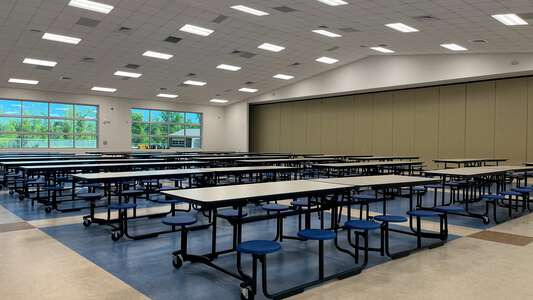 Thanksgiving Elementary School Cafeteria in Selma