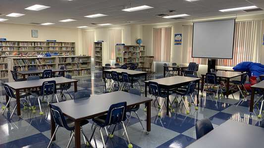 Frost Elementary School (0070) Library in Riverview