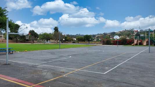 Sunnyside Elementary School Outdoor Basketball Courts 1 in Bonita