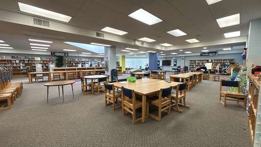 Devonshire Elementary School Media Center in Charlotte 2