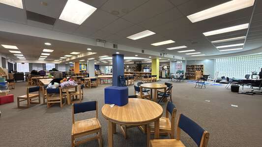Devonshire Elementary School Media Center in Charlotte 3