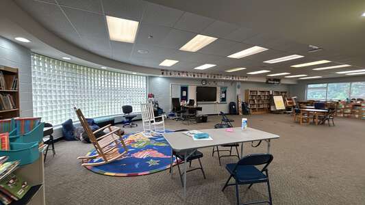 Devonshire Elementary School Media Center in Charlotte 4