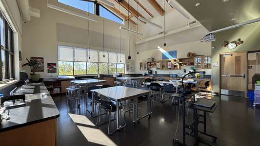 Kalapuya High School Classroom Standard in Eugene 3