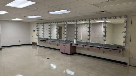 Deer Valley High School Dressing Room in Antioch