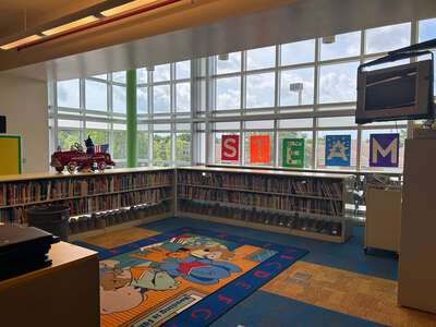 Goulds Elementary School Library in Miami 3