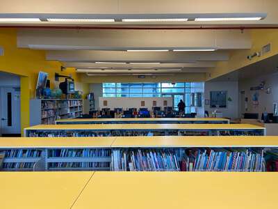 Goulds Elementary School Library in Miami 4