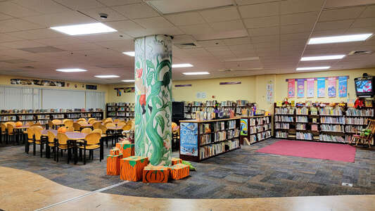 Lakeside Elementary School Library in Pembroke Pines