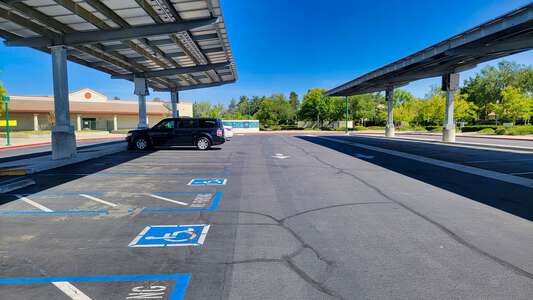 Ysabel Barnett Elementary School Parking Lot - Main in Temecula