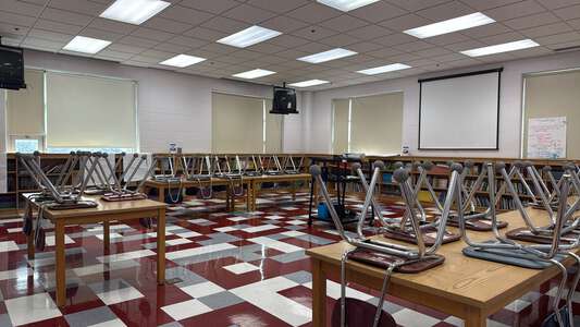 Madero - Francisco I Madero Middle School Library in Chicago 2