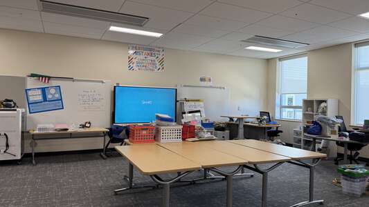 Mirror Lake Elementary School Classroom Standard in Federal Way