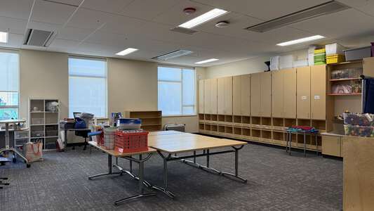 Mirror Lake Elementary School Classroom Standard in Federal Way