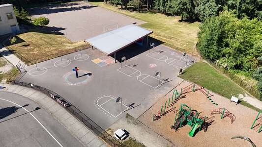 Horace Mann Elementary School Outdoor Basketball Courts in Redmond