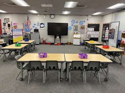 Oakwood Elementary School Classroom Standard in Stockton