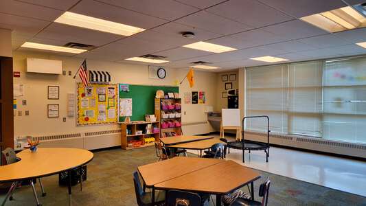 Hawthorne Elementary School Classroom Standard in Albuquerque 3