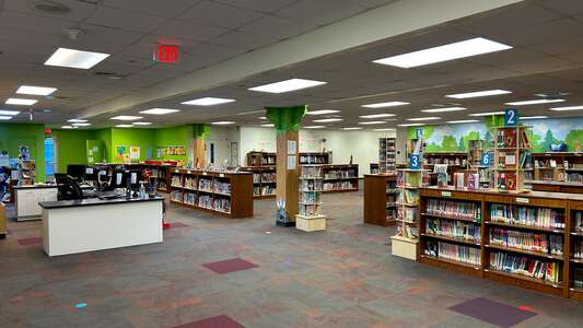 Tanglewood Elementary School Library in Fort Myers