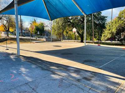 Maplewood Elementary School Outdoor Basketball Courts in Austin