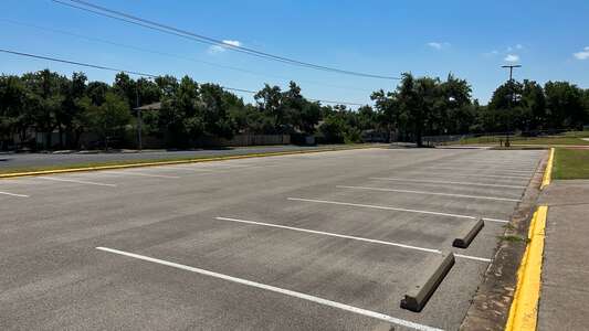 Pond Springs Elementary School Parking Lot - Staff Lot in Austin 2