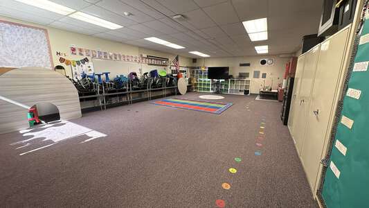 Lake Elementary School Classroom Standard in Oceanside 2