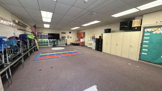 Lake Elementary School Classroom Standard in Oceanside 3
