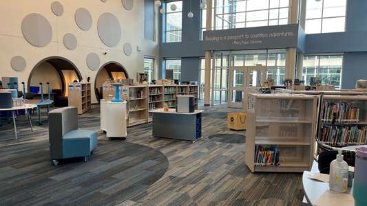 Canyon Ranch Elementary School Library - CRE in Irving