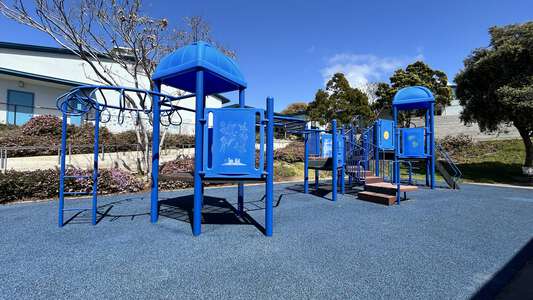 Sunset View Elementary School Upper Playground – Kinder Lunch Arbor in San Diego